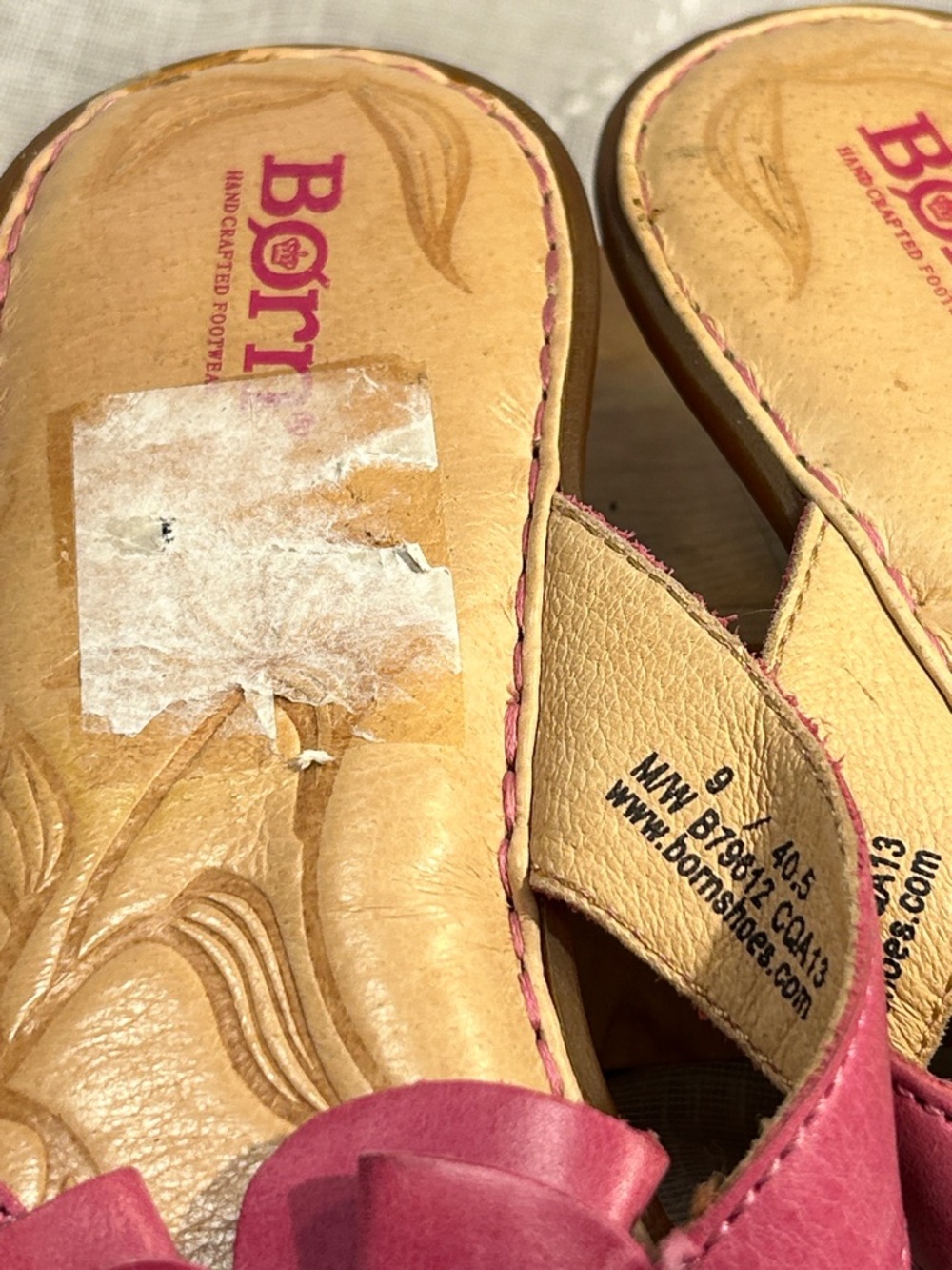 Born leather almost NEW flip flops with flower - Picture 2 of 9